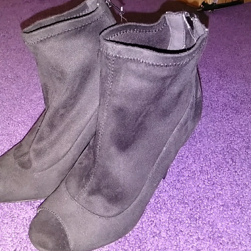 Black Peep Toe heels